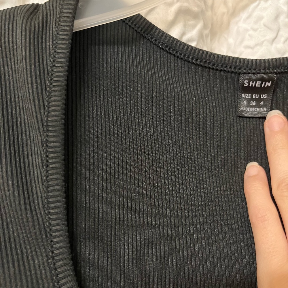 Black Ribbed Crop Top - Picture 2 of 3